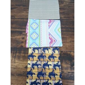 Lot of Western themed Fabric, cowboys and‎ horses, western designs, 13.3oz
